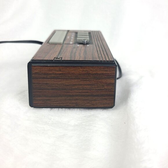 KMC 521 Alarm Clock Wood Grain Vintage Hong Kong Digital Display WORKS - Picture 4 of 11